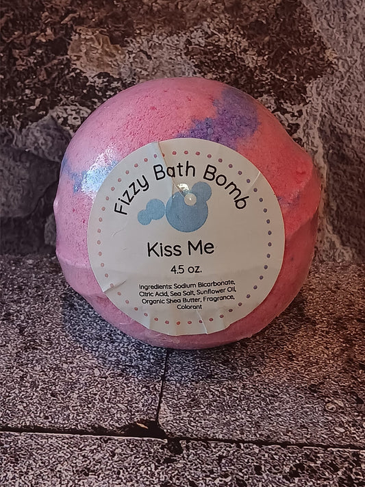 Kiss Me Bath Bomb